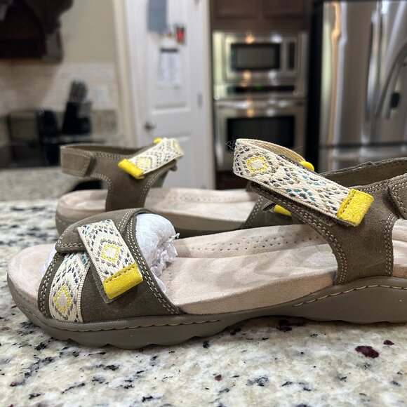 Clarks Collection Amanda Sprint Olive Suede Open Toe Slingback Sanda Size 8.5M - Picture 5 of 8